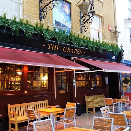 南安普敦 The Grapes Pub酒店 外观 照片